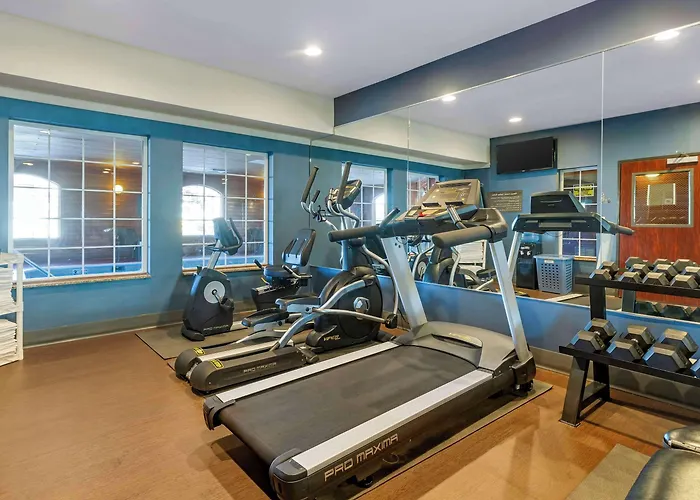 Hotel Comfort & Near Campbell Medical Center 4*