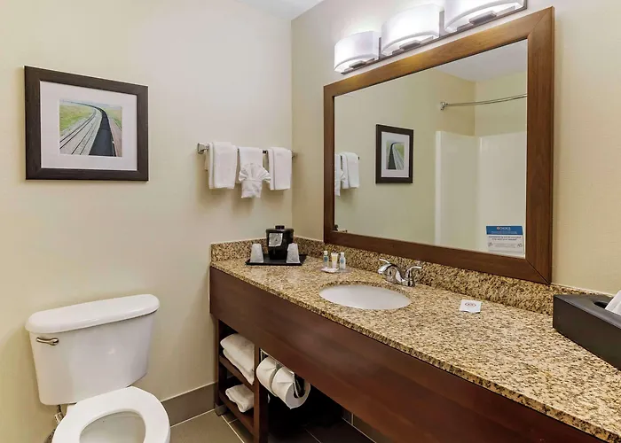 Comfort & Near Campbell Medical Center 4*